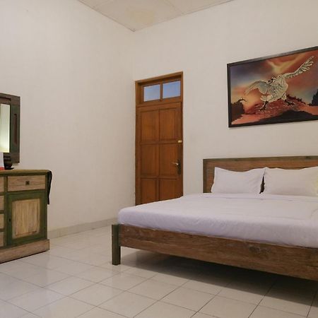 Reddoorz At Griya Cemara Homestay Yogyakarta Kalasan Exterior foto