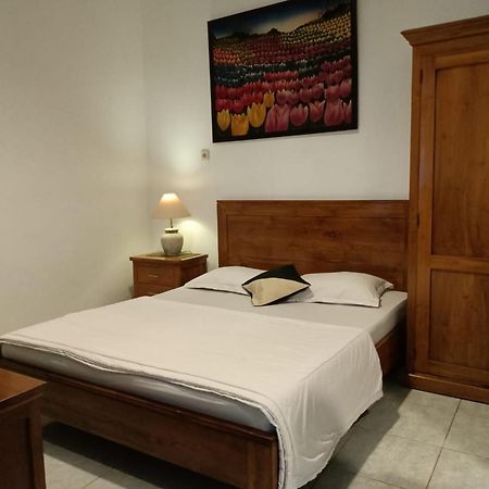 Reddoorz At Griya Cemara Homestay Yogyakarta Kalasan Exterior foto